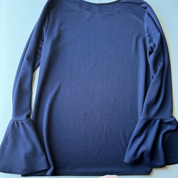 Magic Fit Long Sleeve Top | Size L - Picture 7 of 7